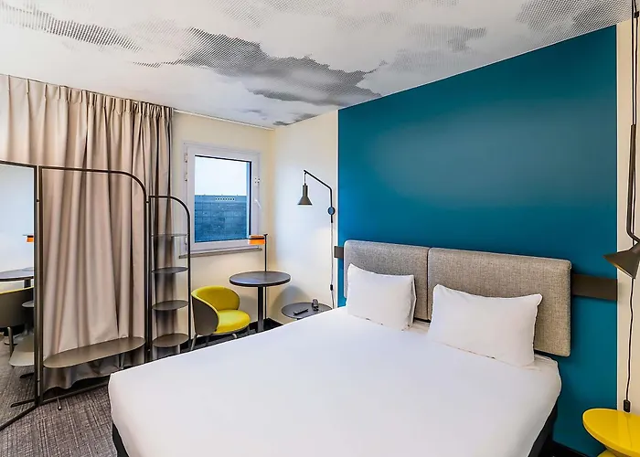 Ibis Saldanha 2*