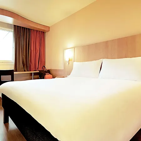 Отель Ibis Saldanha