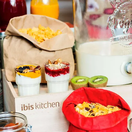 Отель Ibis Saldanha