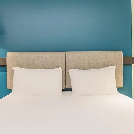 Отель Ibis Saldanha