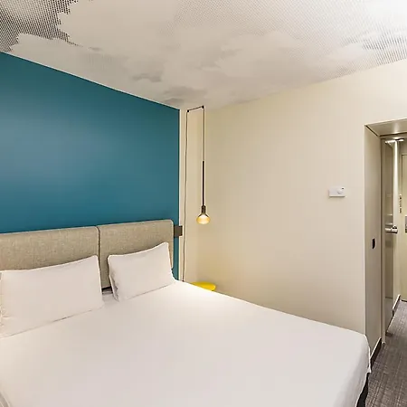Отель Ibis Saldanha 2*