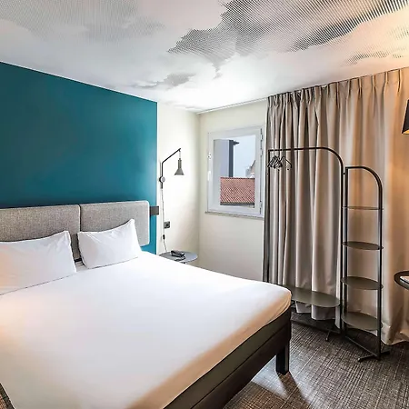 Отель Ibis Saldanha 2*