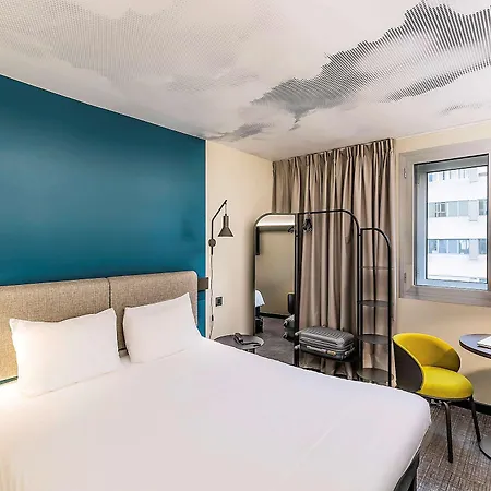 Отель Ibis Saldanha 2*
