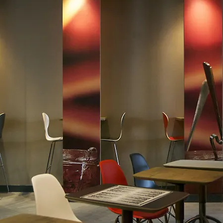 Отель Ibis Saldanha