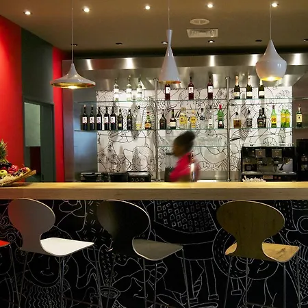 Отель Ibis Saldanha
