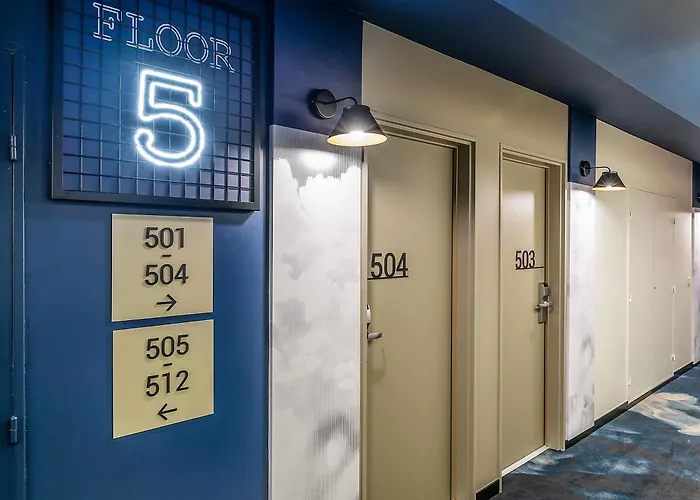 Ibis Saldanha Hotel 2*