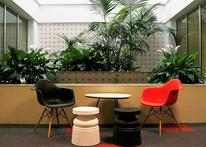 宜必思里斯本萨尔达尼亚酒店 2*