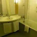 Ibis Saldanha 2*